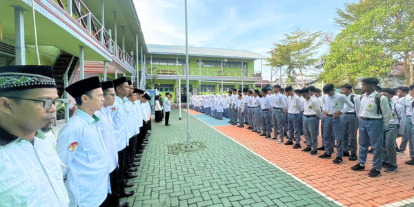 MAN 3 HSU Gelar Apel Pembukaan ASAS Tahun Pelajaran 2025/2026